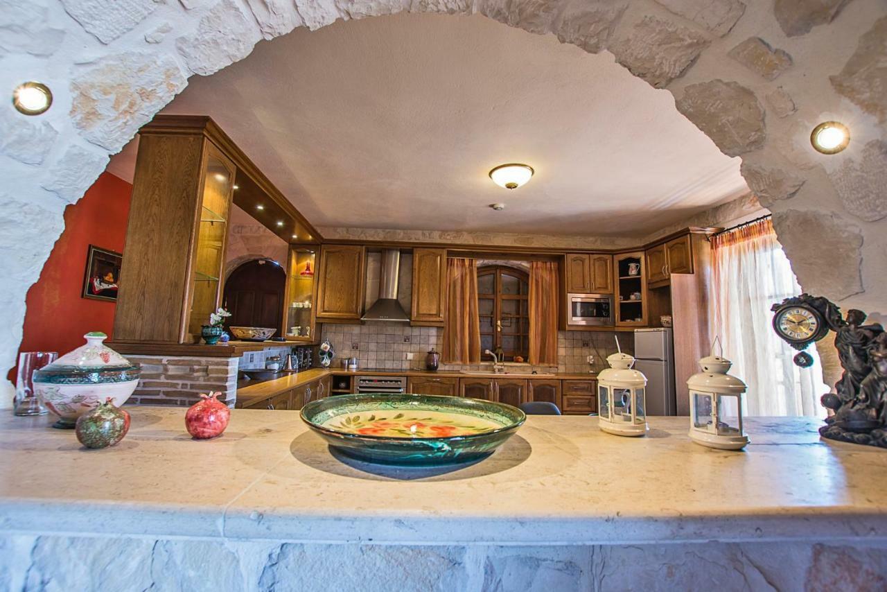 The Vivian - Luxury Stone Villa *