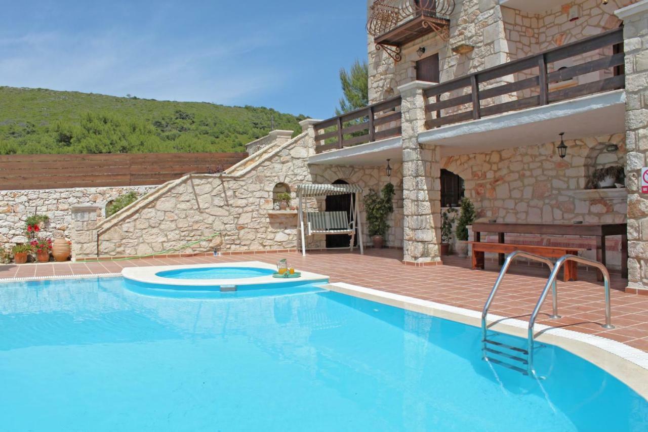 The Vivian - Luxury Stone Vila *